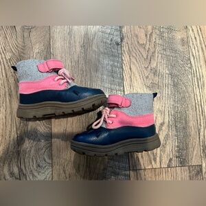 Toddler kids snow boots from carters size 7m